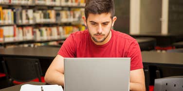College Student Complains Software School Implemented Prevents Using AI Write Essays