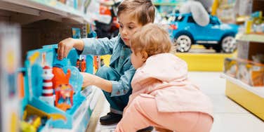Mom Hopes To Find Man Who Gave Her Money To Buy Toys For Her Kids
