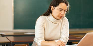 New Teacher Receives Concerning Warning From The Person Who Had The Job Before Her