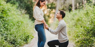 man proposing to his girlfriend