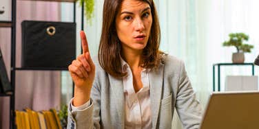 Things Intelligent People Say When They Know Someone’s Lazy But Won’t Call Them Out