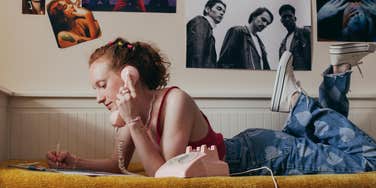 Things Millennials Went Through As Teenagers That Would Make Gen Z Cry