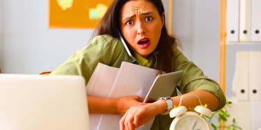Time-Consuming Habits People Who Are Always Late Can't Seem To Quit