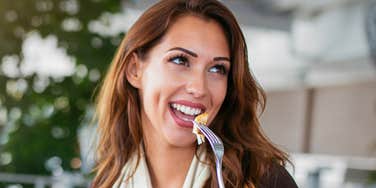 Woman eats foods to rewire brain.