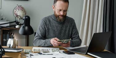 How I Save 1,000 Dollars A Year Living Paycheck To Paycheck