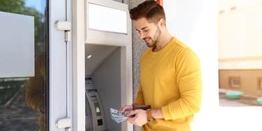 Man Asks If Has To Return Extra Money An ATM Overpaid Him