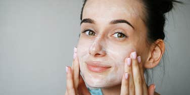 Man Considers Breaking Up With His Girlfriend Over Her Skincare Routine