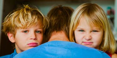 Parents Whose Kids Don’t Get Along As Adults Usually Made These Unintentional Mistakes
