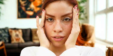 Woman who is letting AI be her therapist. 