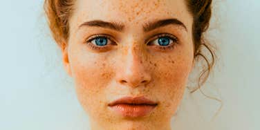 Signs Of A Boring But Beautiful Woman Who Never Had To Develop A Personality To Get Attention
