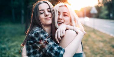  signs you're desperate for friends and trying too hard to be liked 