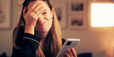 ways women text men reveal emotional intelligence expert