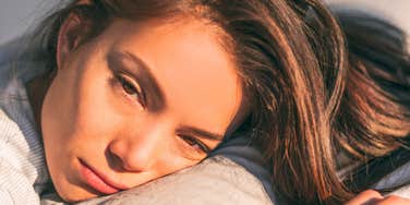 Women Who Can't Stand Sleeping Next To Their Husbands Often Do These Things At Night
