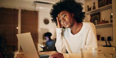 works gets email boss scolding bathroom breaks