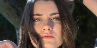 Woman does annoying thing in relationship.