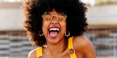 Magnetic person who radiates energy people can't ignore. 