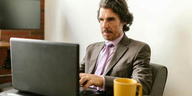 Boomer Who Doesn’t Want To Retire Applies To 100 Jobs A Day Because It’s Therapeutic