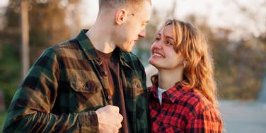  clear signs of an undeniable magnetic attraction between two people 