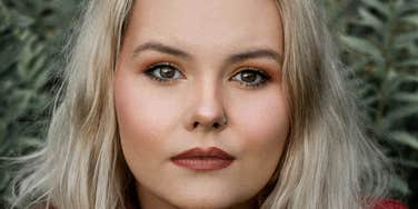 Person holds grudge.