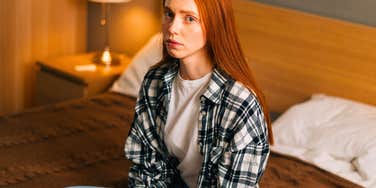 If You Notice These Things In Someone's Bedroom, They Feel More Unsafe Than They Want To Admit