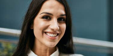 narcissistic woman who is delusional about herself