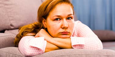 Things People Do Every Day That Secretly Drain Their Confidence