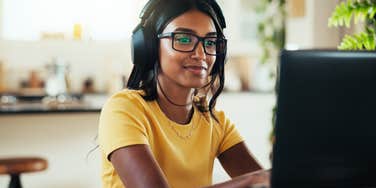 employee working on laptop