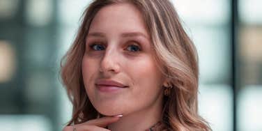 Woman has high intelligence.