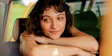 A woman who has a psychic gift that allows her to feel other people's pain. 