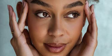 Woman is unbothered.