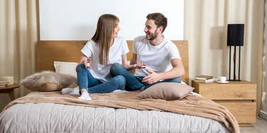 Couple Finds Strange Note Taped To The Bed In Their Airbnb