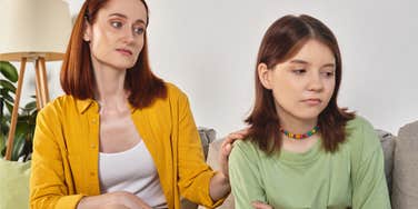 narcissistic mom talking to preteen daughter belittling her