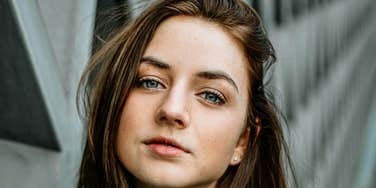 Left-handed person makes people jealous.