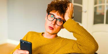 If A Man Texts You These Messages, He’s Lost Interest