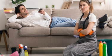 Man Who Pays More Rent Than His Girlfriend Wants Her To Do Most Of The Chores