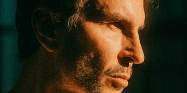 Man uses low-effort moves for perks of a relationship.