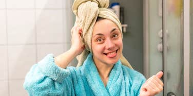 No One Agrees On The Direction You’re Supposed To Stand In The Shower