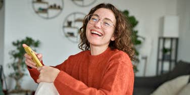 Woman using her behavior tracking apps for good on her phone