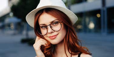 confident thoughtful person, illustrating the simple science-backed traits that help smart people consistently outperform everyone else