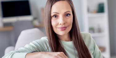 woman choosing loneliness over unworthy men sitting at home