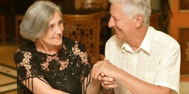 Elderly Couple Asks If It’s Better To Leave A Bad Tip Or Not Go Out To Eat