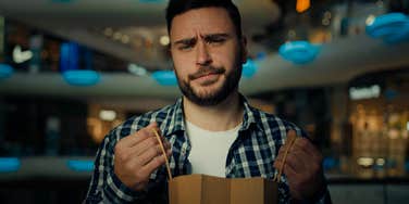 Irritated Customer Shows Employee Benefits And Retention Fee Added To Their Bill