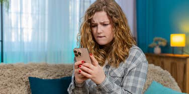 People Who Send Long Texts Usually Share These Traits, According To Psychology