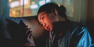 Woman faces risk of brain changes from spending all day on a screen.