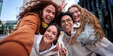 gen zers who tried to quit social media last year