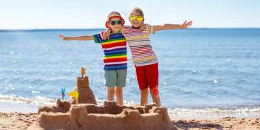 Traveler Shares How People Find Lost Children On The Beach In Brazil