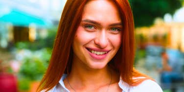 Most Men Get Easily Attached To Women Who Do These Subtle Things In Conversation