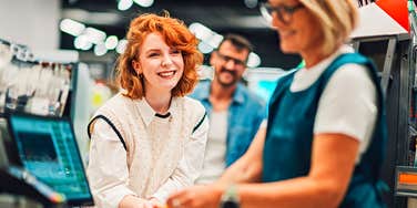  people who still make small talk with cashiers at grocery stores usually have these rare personality traits
