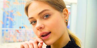 People Who Want To Gossip About Your Life Almost Always Ask These Questions When They Talk To You