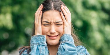 Woman is not rude, she is struggling with social anxiety.